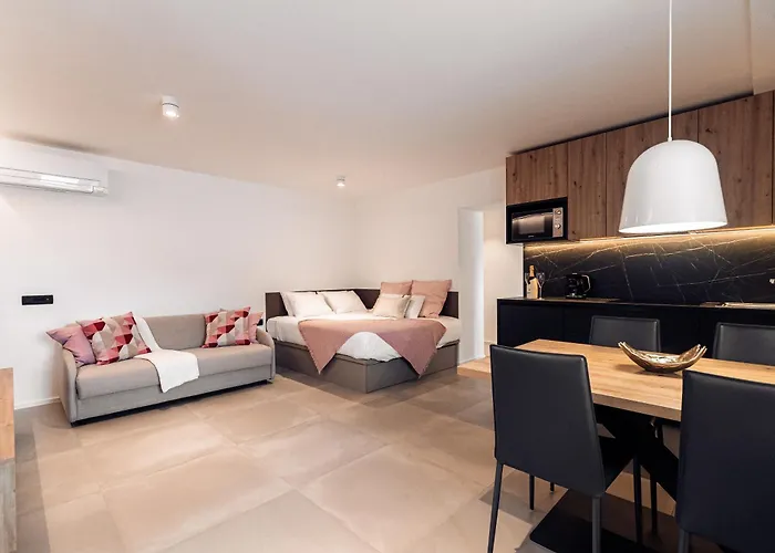 Goldi Superior 公寓 *